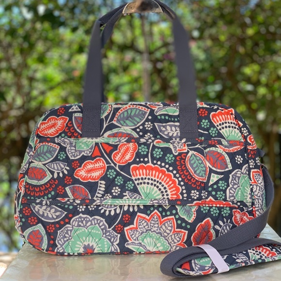NWT❗️Vera Bradley Travel Bag - Picture 3 of 6